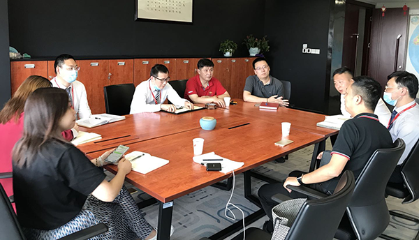 副总经理龚勇拜访祥鹏航空商谈航线事宜.png