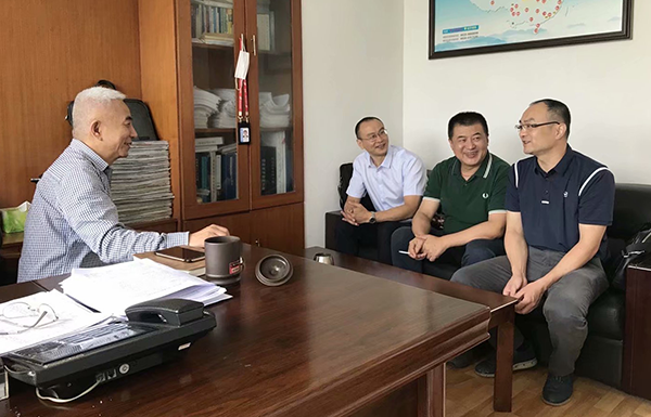国航绵阳营业部总经理拜访集团公司主要领导2.png