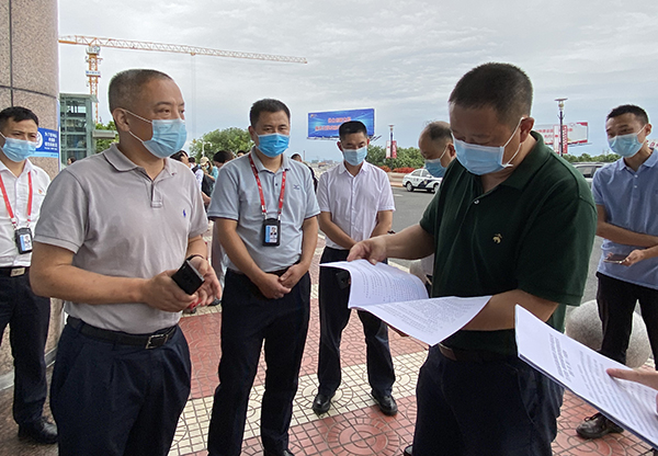 省督查组检查指导qy球友会官网疫情防控工作.jpg