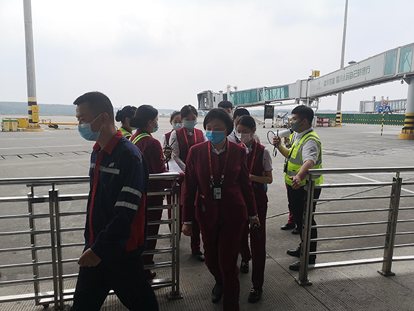 旅客服务部开展航空器突发事件单项演练.jpg
