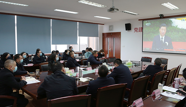qy球友会官网党委认真收听收看江泽民同志追悼大会.jpg