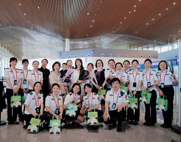 温馨五月花  感恩母亲节3.png