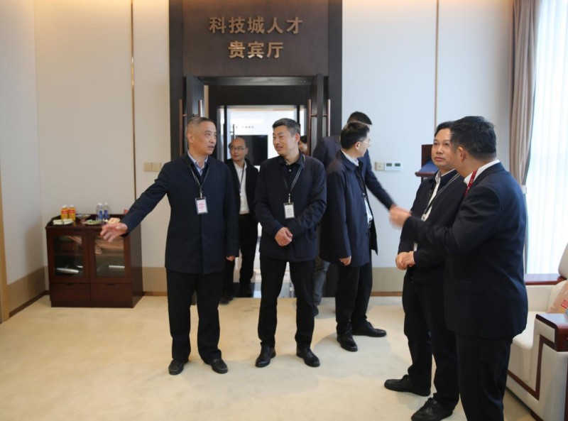 董事长李汉东推介qy球友会官网_副本.jpg
