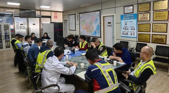 应急救援集结拉动演练2.jpg